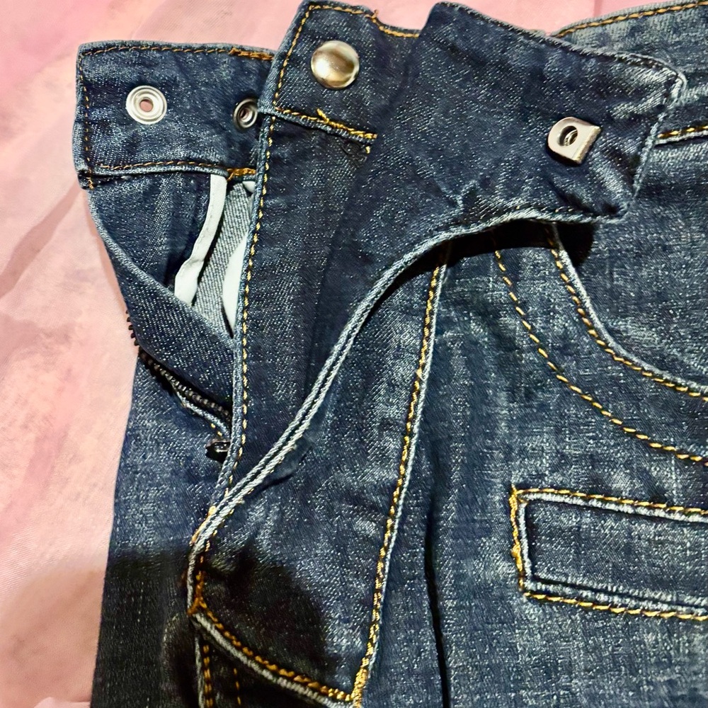 Stylish Distressed Blue Jeans - Picture 6 of 9
